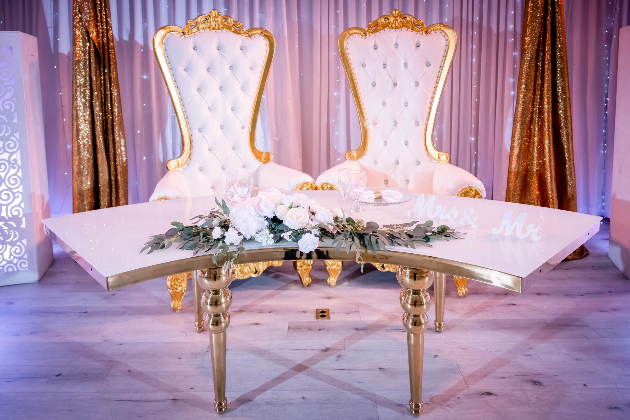 royal-palace-hero-01